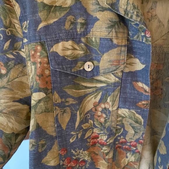 Lightweight jacket - Picture 2 of 4